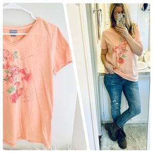 LAST CHANCE 🌷LAURA SCOTT Floral Peach T-Shirt